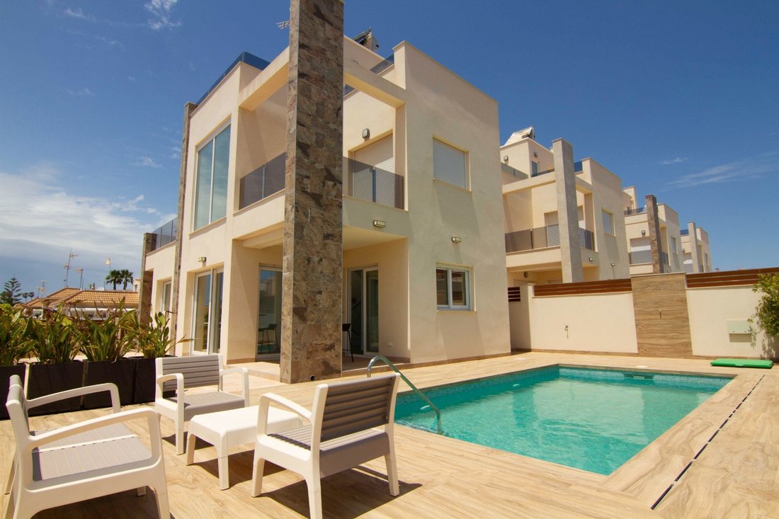 Villa in Torrevieja, Valencian Community, Spain 1 - 12416858