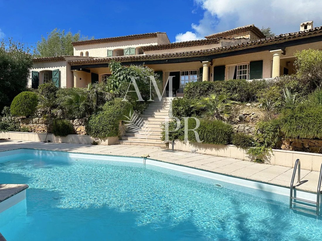 Villa in Cannes, Provence-Alpes-Côte d'Azur, France 1 - 10877239