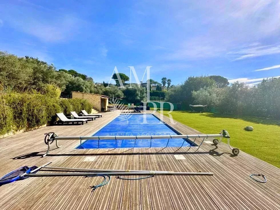 House in Mougins, Provence-Alpes-Côte d'Azur, France 1 - 14876735