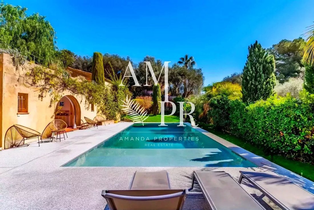 Villa in Mougins, Provence-Alpes-Côte d'Azur, France 3 - 13294544