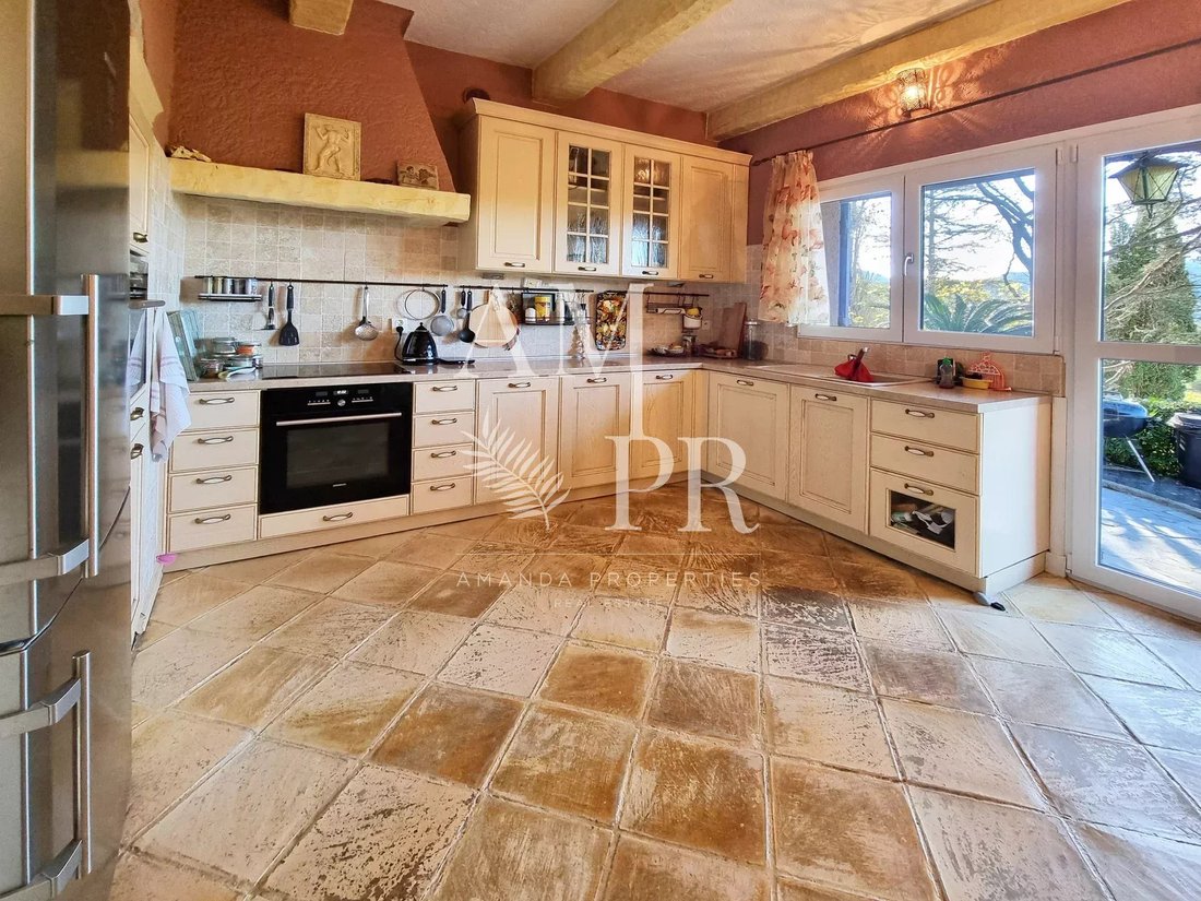 Villa in Les Termes, Mandelieu-la-Napoule, France 5 - 12377049