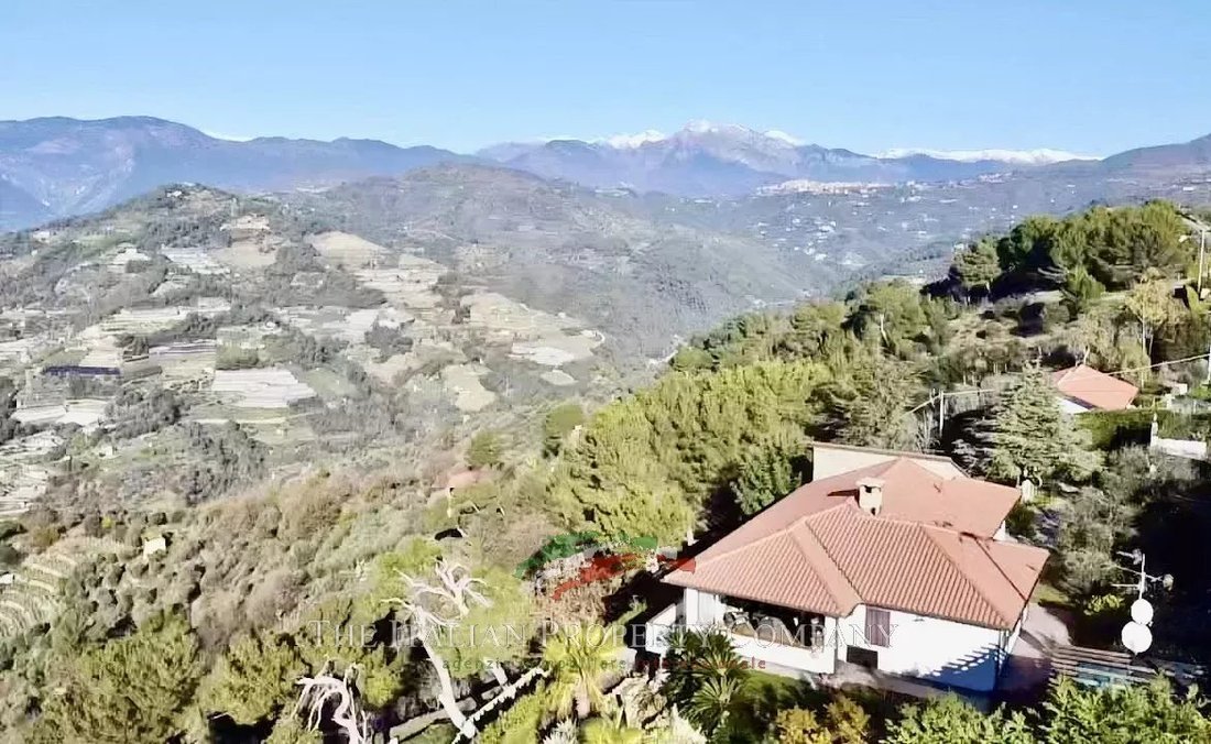 Villa in Vallebona, Liguria, Italy 5 - 13709425