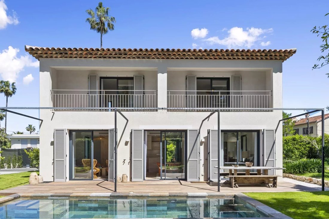 House in Antibes, Provence-Alpes-Côte d'Azur, France 2 - 14222397