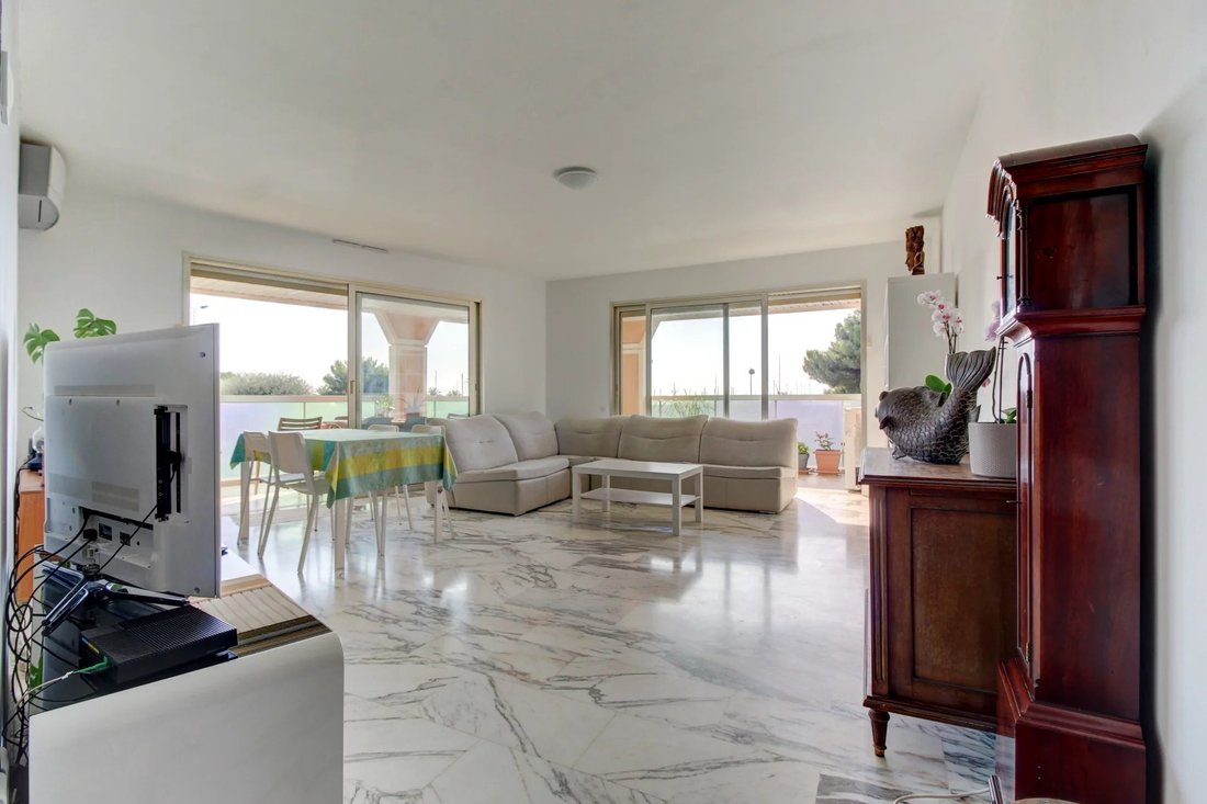 Apartment in Saint-Laurent-du-Var, Provence-Alpes-Côte d'Azur, France 4 - 13975514