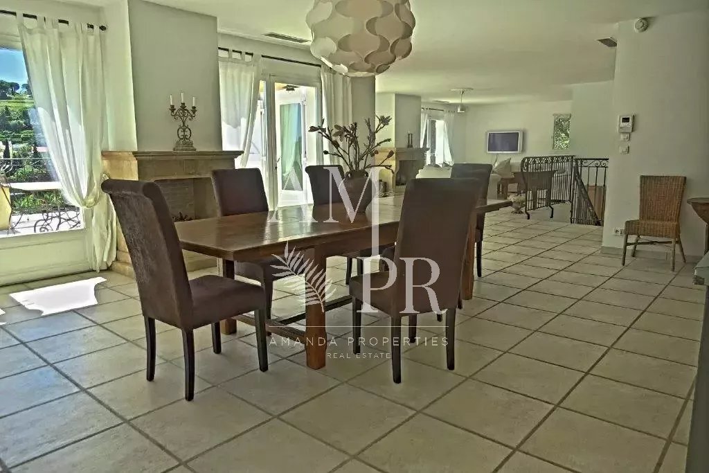 Villa in Mougins, Provence-Alpes-Côte d'Azur, France 4 - 10877170