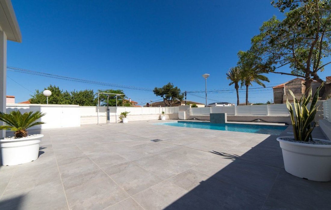 Villa in Torrevieja, Valencian Community, Spain 3 - 12417185