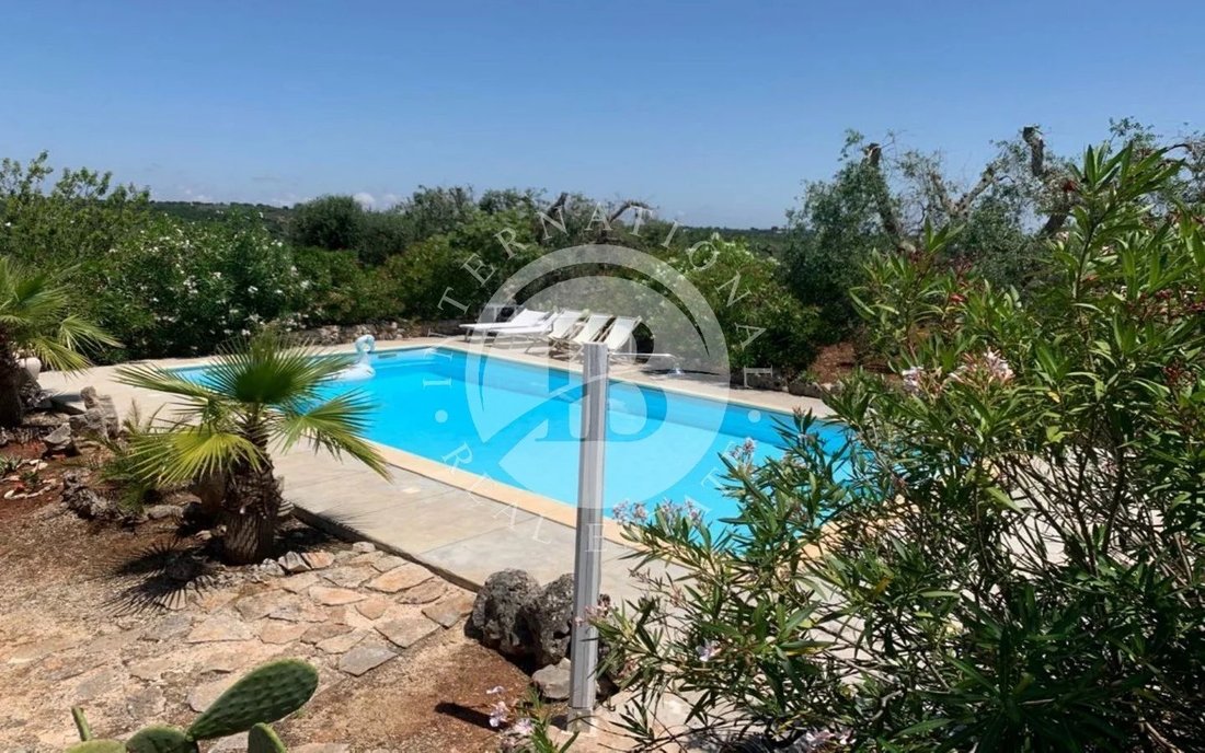 Casa en Ceglie Messapica, Apulia, Italia 3 - 14273538
