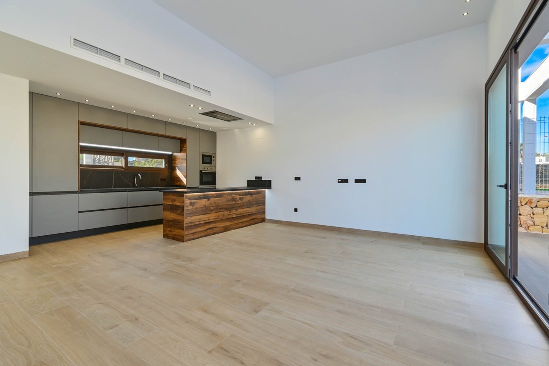 Villa in Benidorm, Valencian Community, Spain 2 - 13216647