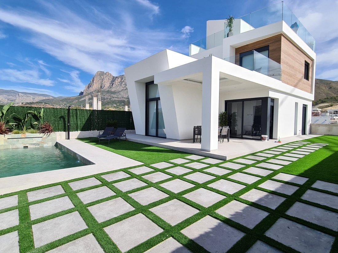 Villa in Finestrat, Valencian Community, Spain 1 - 12436802