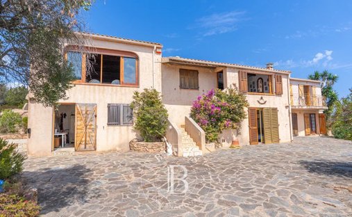 House in Bonifacio / Bunifaziu, Corsica, France 1