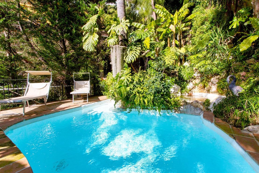 Villa in Èze, Provence-Alpes-Côte d'Azur, France 4 - 12216550