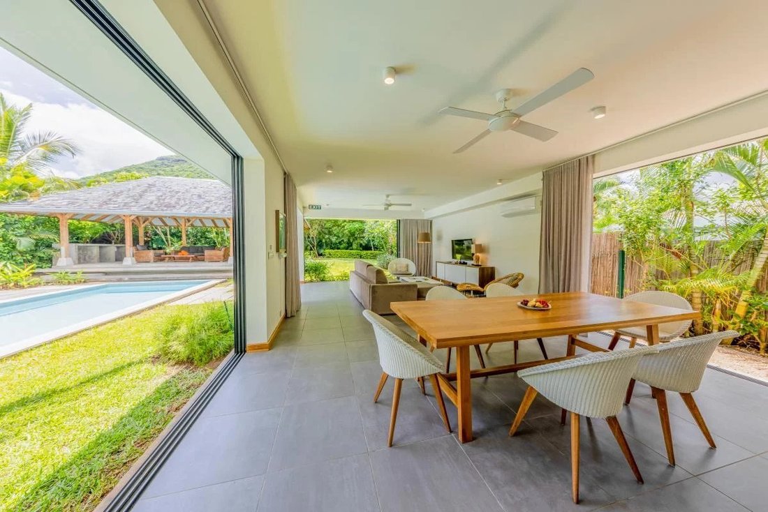 Villa in Grande Riviere Noire, Rivière Noire District, Mauritius 3 - 14425421