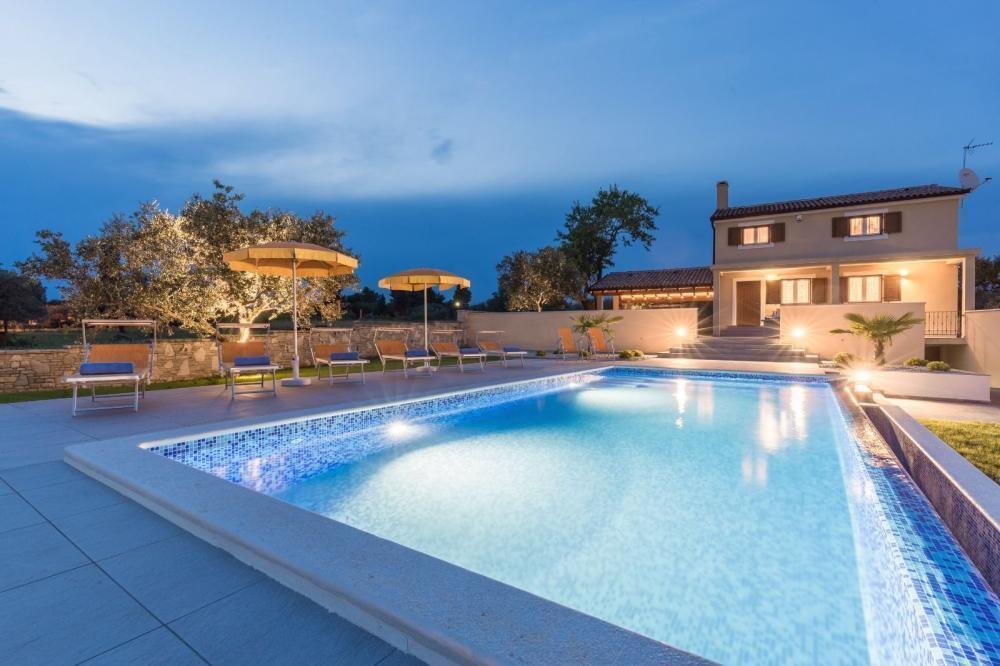 Villa in Fazana, Istria County, Croatia 1 - 13365759