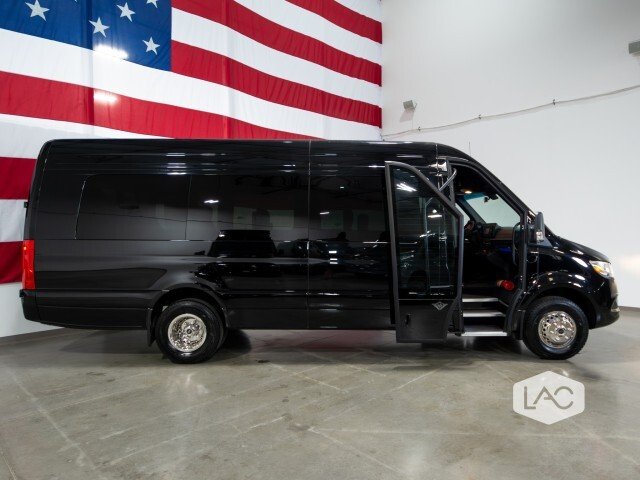 LA West Portal Coach in Scottsdale 3 - 15105373