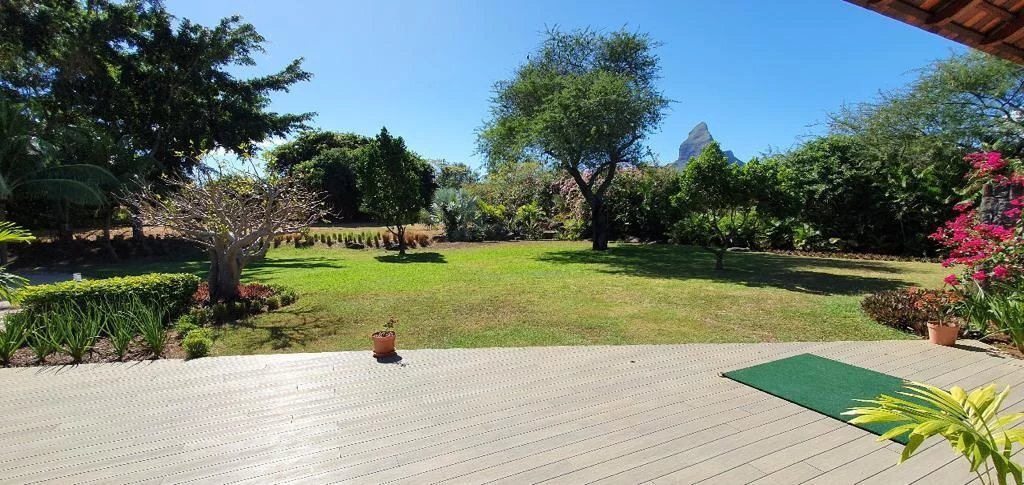 Villa in Tamarin, Rivière Noire District, Mauritius 1 - 14425207