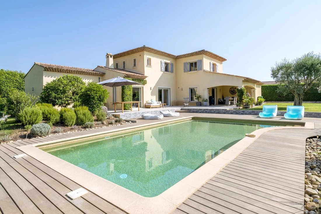 Villa in Brusquet-Retenaou-Devens, Vallauris, France 1 - 14668353