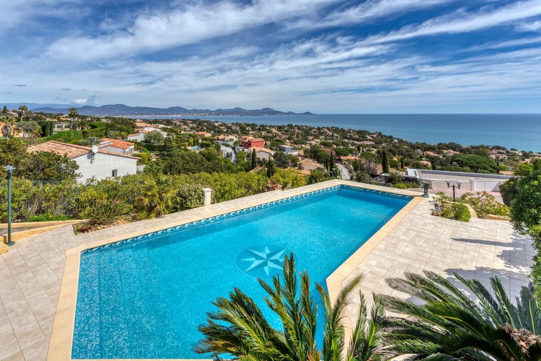 Villa in Les Issambres, Roquebrune-sur-Argens, France 2 - 14362431