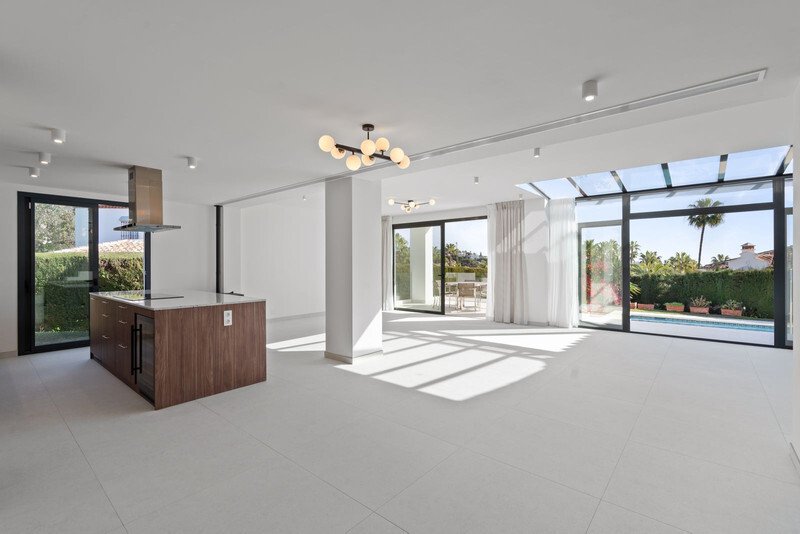 Villa in Elviria-Cabopino, Marbella, Spain 5 - 15189812