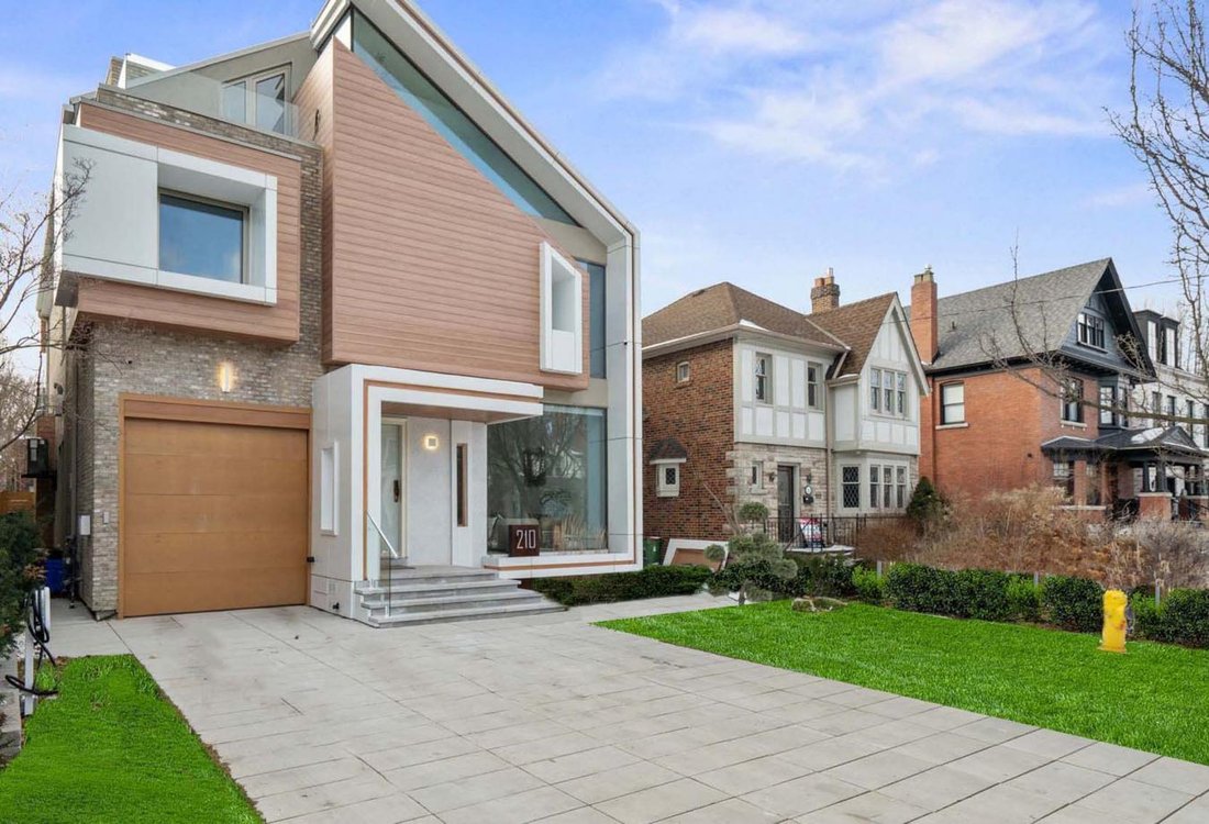 House in Toronto, Ontario, Canada 1 - 15190200