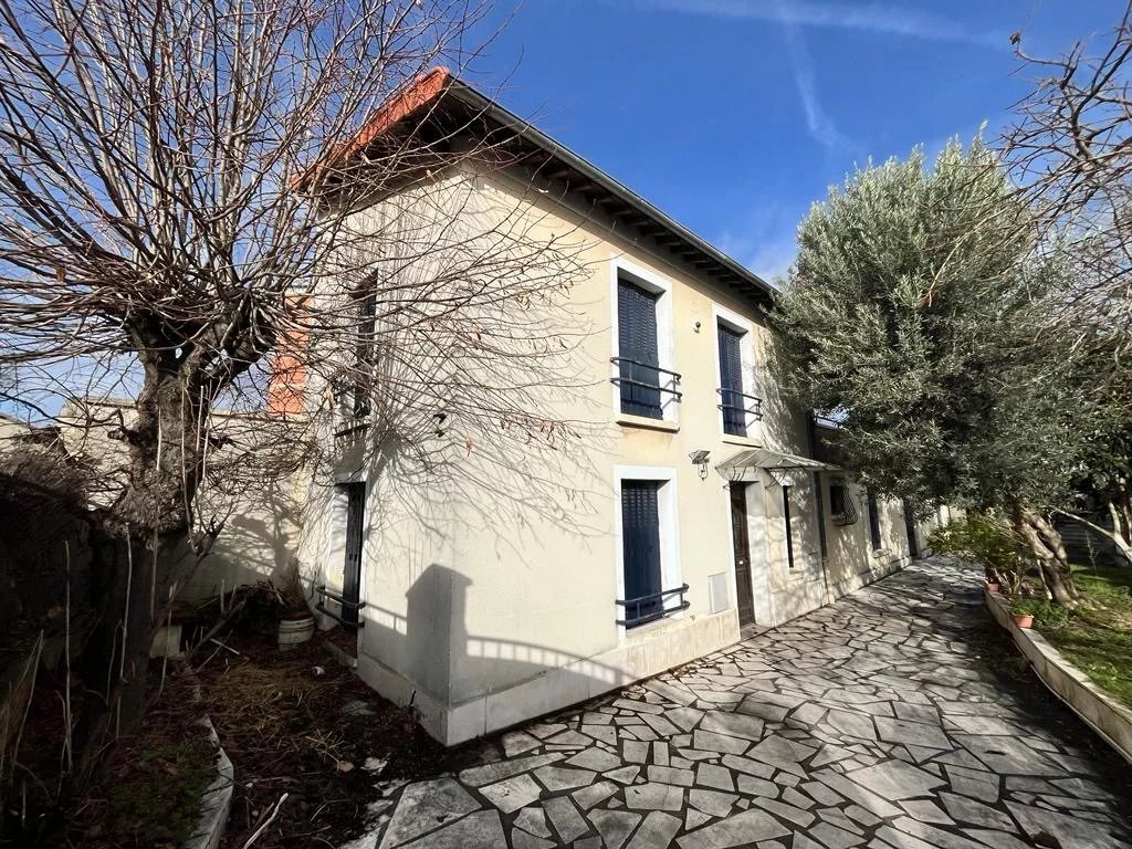 House in Centre Ville Est, Ivry-sur-Seine, France 1 - 13794526