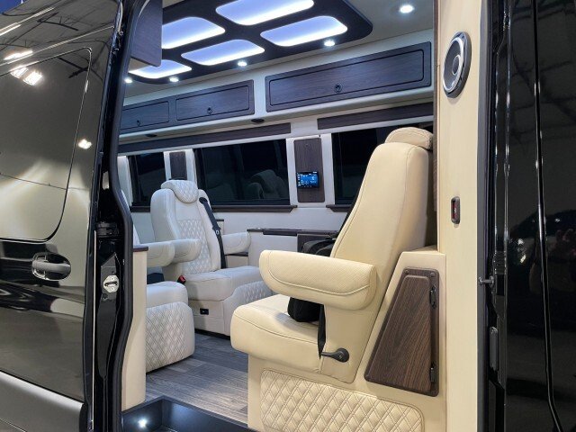 OGV Luxury Coach V-DRIVE in Scottsdale 4 - 15016156