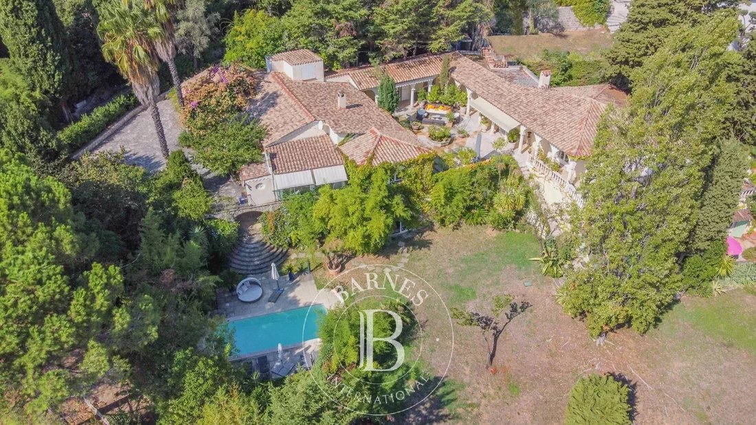 House in Grasse, Provence-Alpes-Côte d'Azur, France 4 - 13992761
