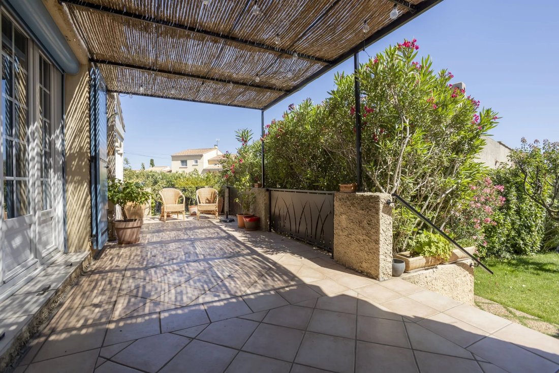 House in Saint-Mitre-les-Remparts, Provence-Alpes-Côte d'Azur, France 4 - 14416325