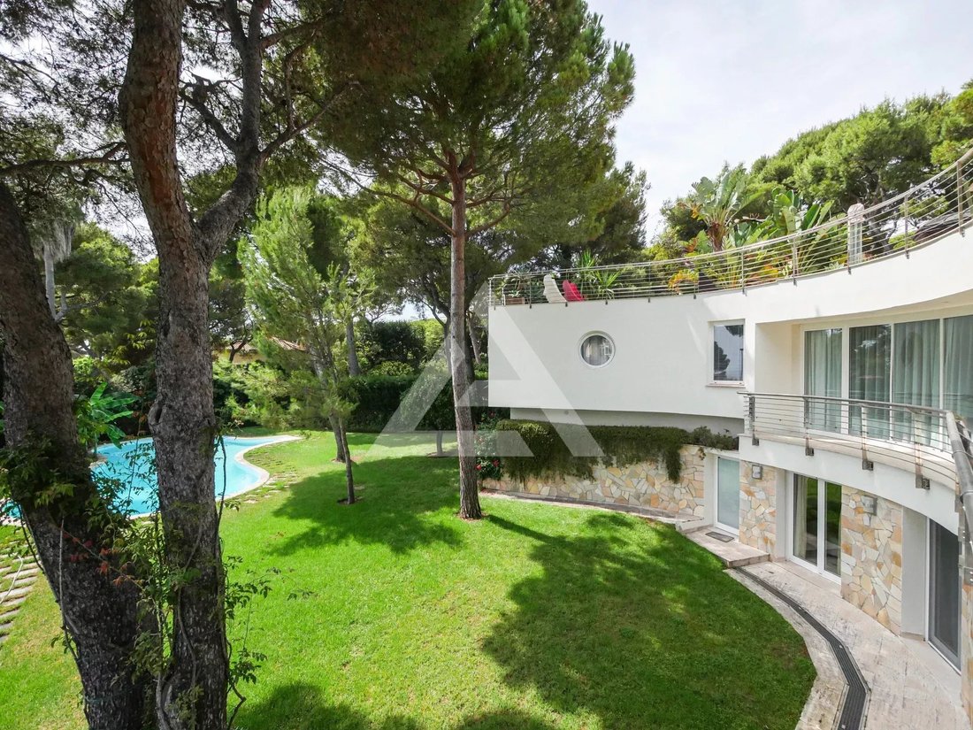 Villa in French Riviera, Provence-Alpes-Côte d'Azur, France 1 - 15189397