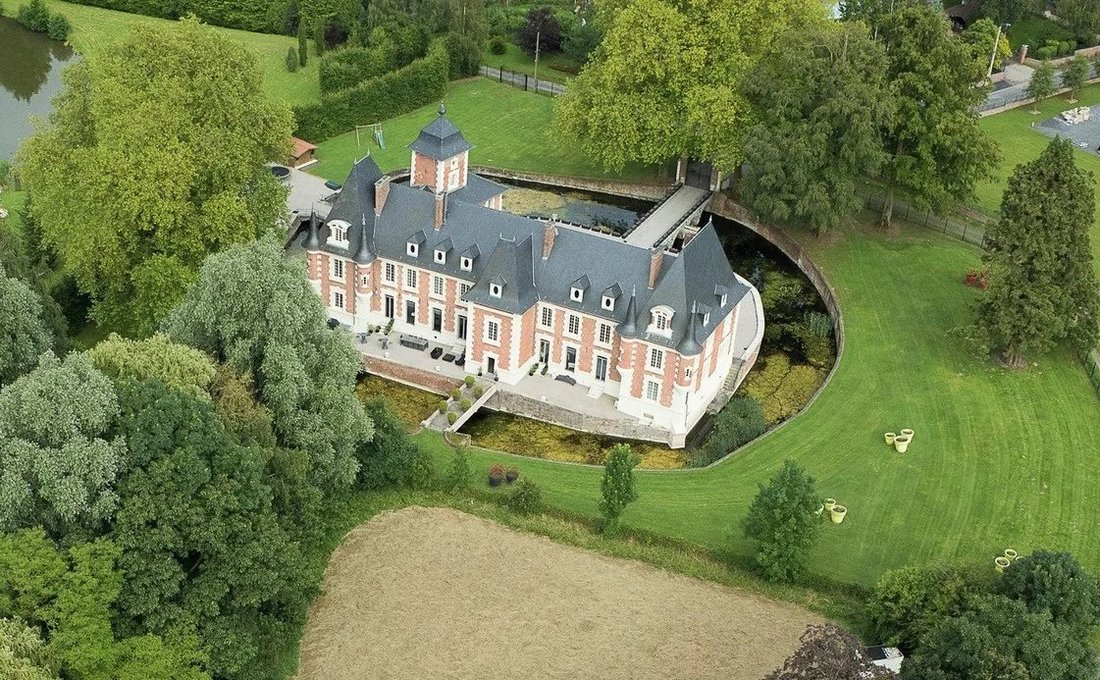 Castle in Cheminots-Acacias-Faubourg de Lille, Valenciennes, France 2 - 14771818