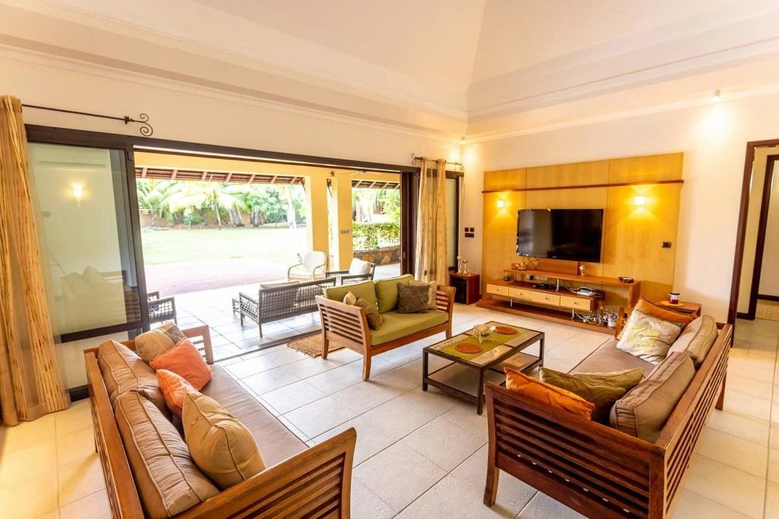 Villa in Tamarin, Rivière Noire District, Mauritius 1 - 14425379