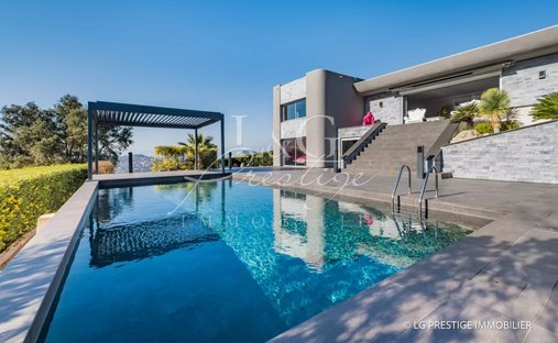 Villa in Le Centre Ville, Mandelieu-la-Napoule, France 1
