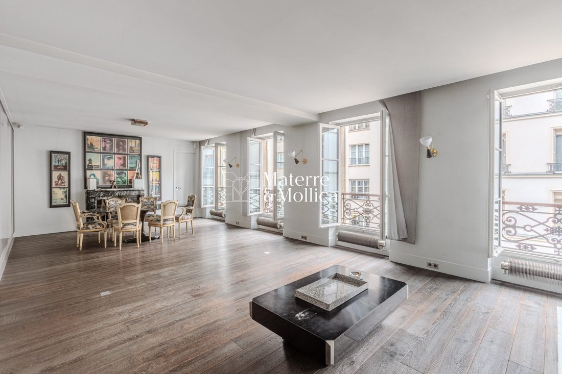 Apartment in Odéon, Paris 6e Arrondissement, Paris 2 - 15199226