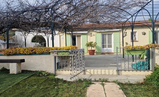 House in Arles, Provence-Alpes-Côte d'Azur, France 1