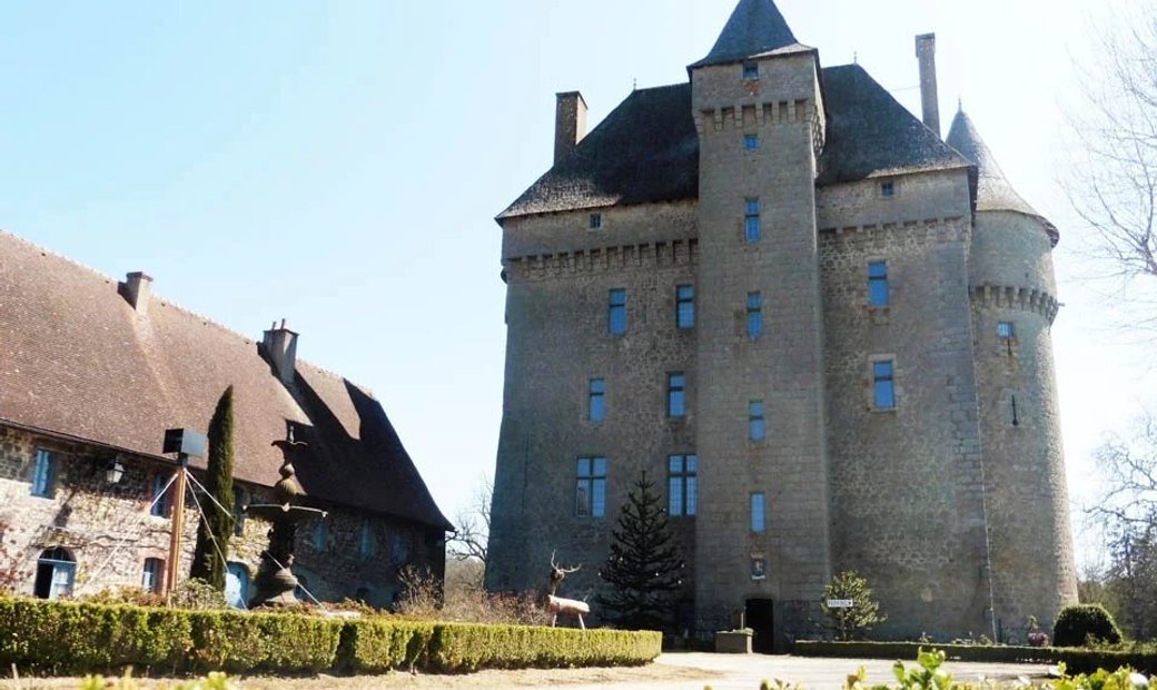 Castle for Sale in Guéret, Nouvelle-Aquitaine, France