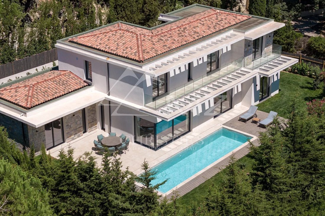Villa in Mougins, Provence-Alpes-Côte d'Azur, France 1 - 14483956
