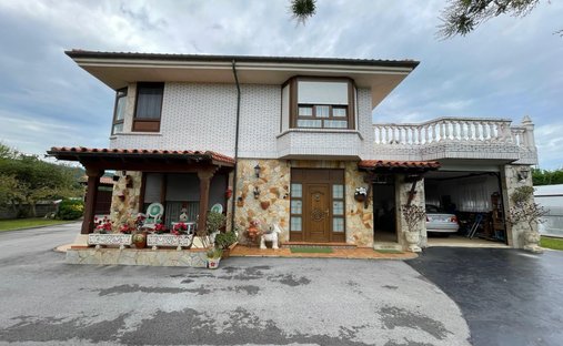Villa in Bareyo, Cantabria, Spain 1
