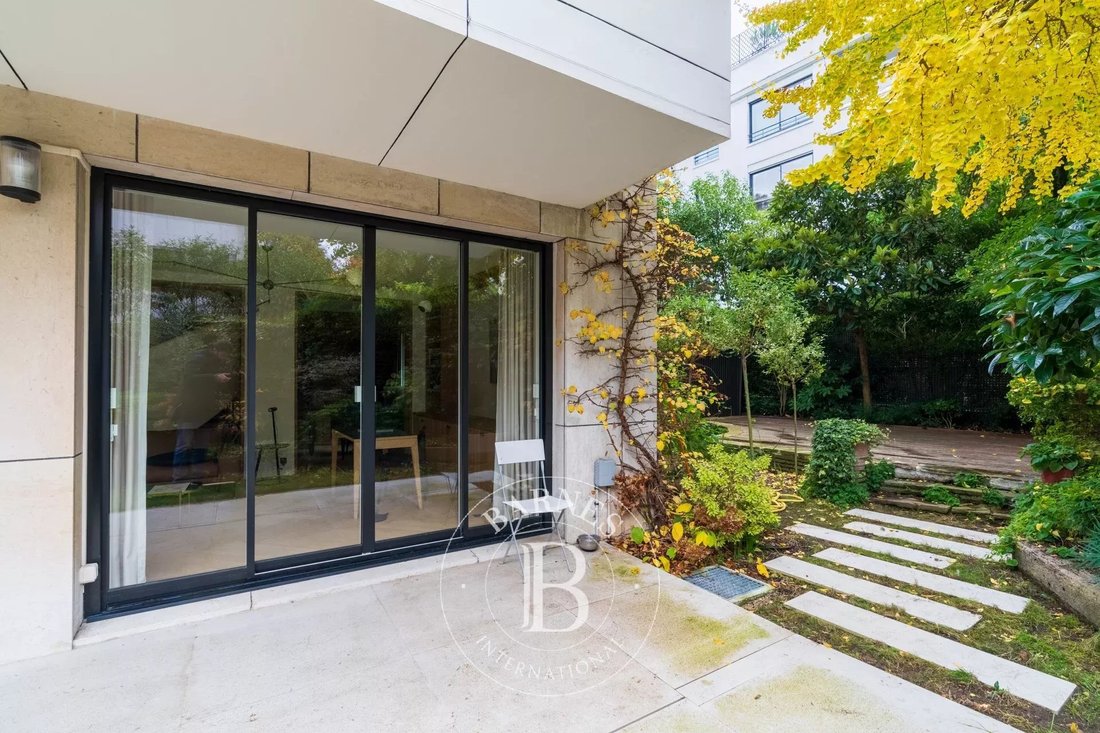 Apartment in Saint James-Delabordère, Neuilly-sur-Seine, France 3 - 14932270