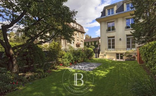 Estate in La Plaine des Sablons, Neuilly-sur-Seine, France 1
