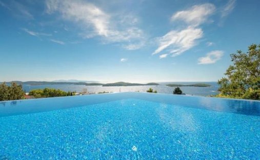 Villa in Velo Grablje, Split-Dalmatia County, Croatia 1