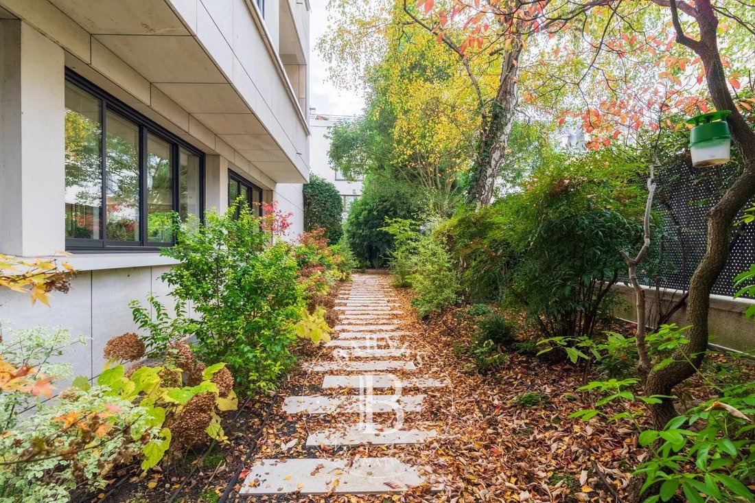 Apartment in Saint James-Delabordère, Neuilly-sur-Seine, France 4 - 14932270