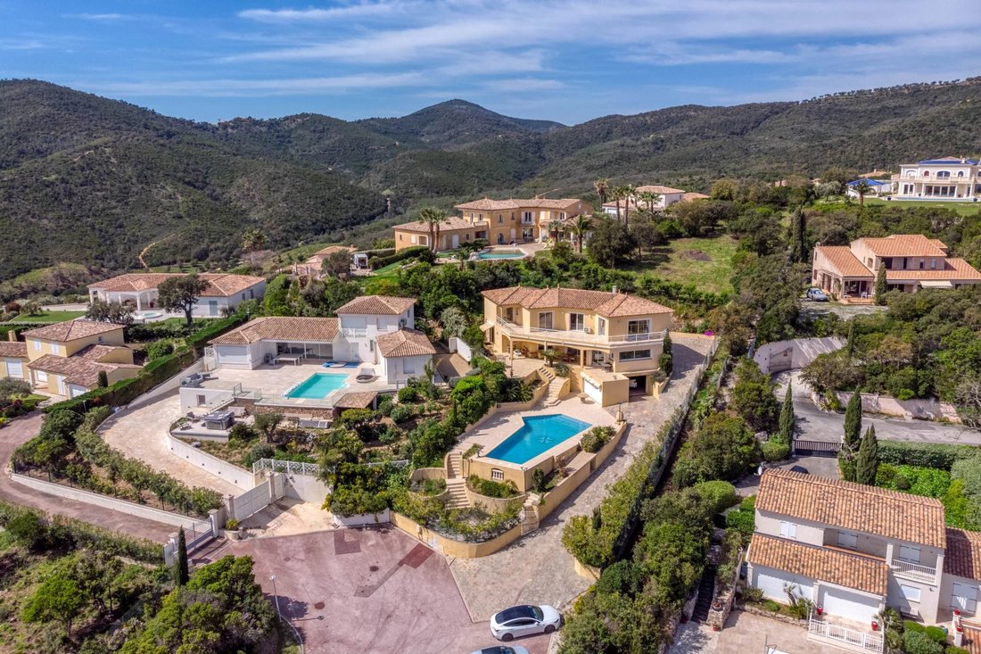 Land in Ecarts, Roquebrune-sur-Argens, France 2 - 14094378