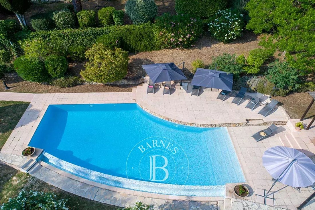 Villa à Châteauneuf-Grasse, Provence-Alpes-Côte d'Azur, France 3 - 13760958