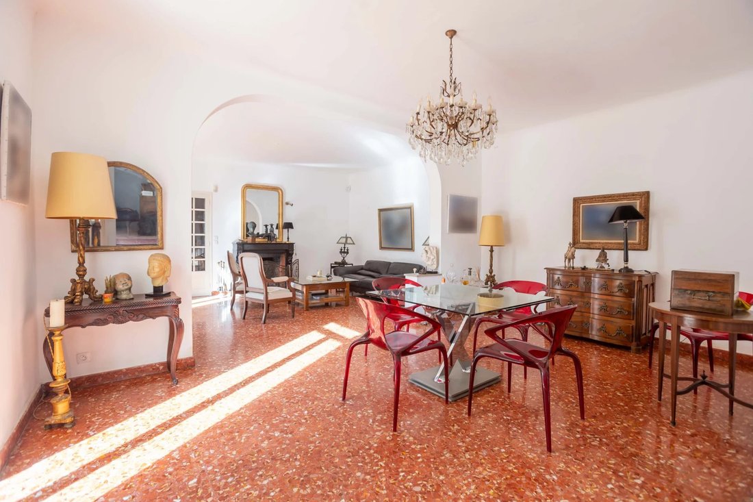 Estate in Cabannes, Provence-Alpes-Côte d'Azur, France 3 - 14889419