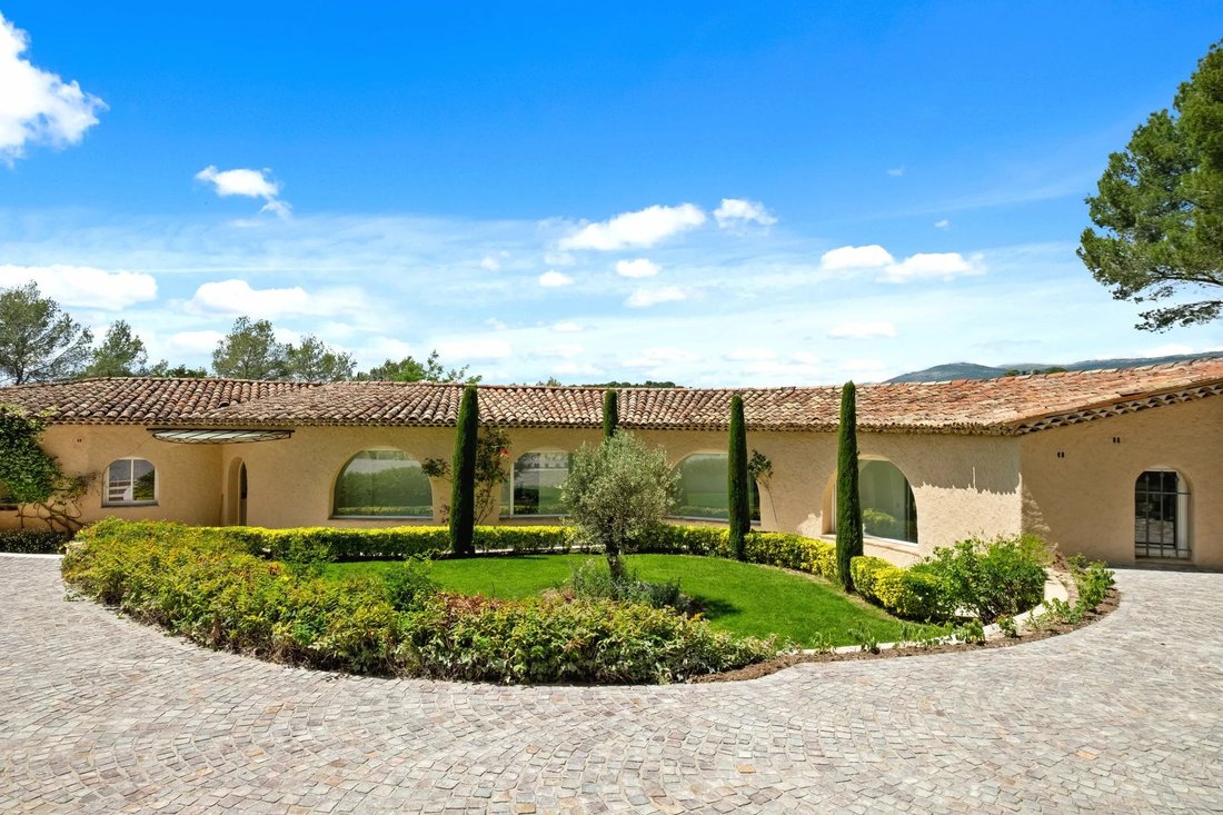 Villa in Mougins, Provence-Alpes-Côte d'Azur, France 2 - 14750609