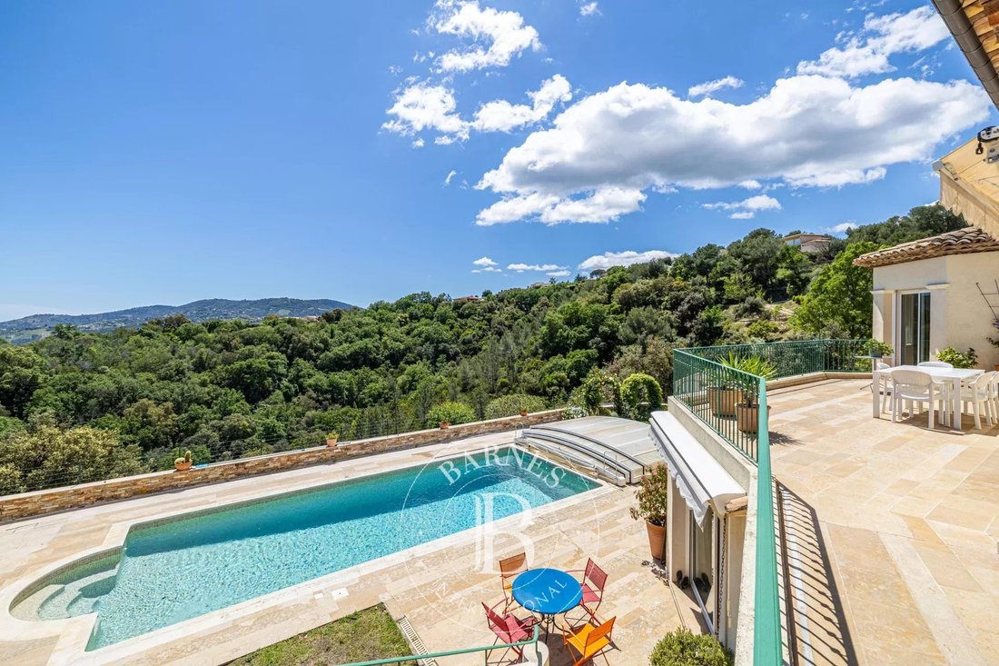 Villa in Grasse, Provence-Alpes-Côte d'Azur, France 1 - 14454783
