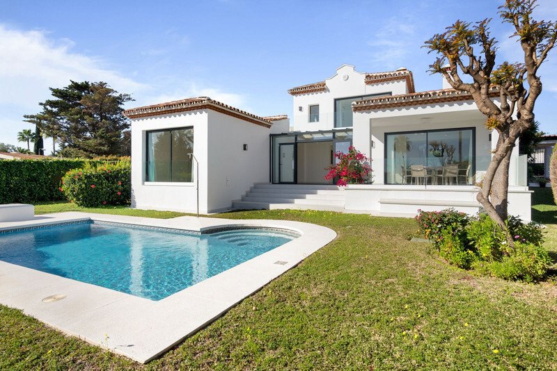 Villa in Elviria-Cabopino, Marbella, Spain 2 - 15189812
