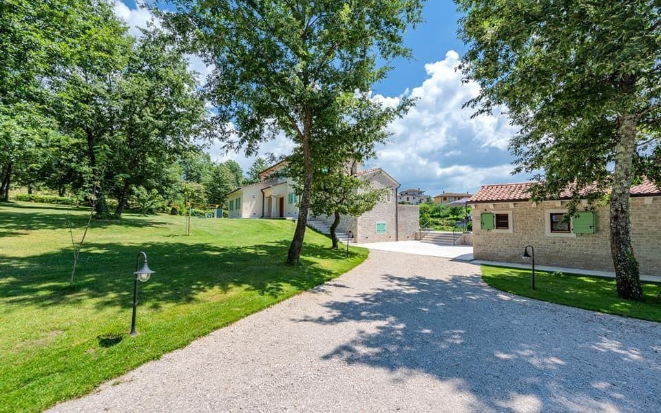 Villa in Kanfanar, Istria County, Croatia 2 - 11275973