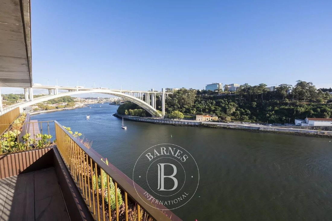 Apartment in Lordelo do Ouro e Massarelos, Porto District, Portugal 2 - 14842478