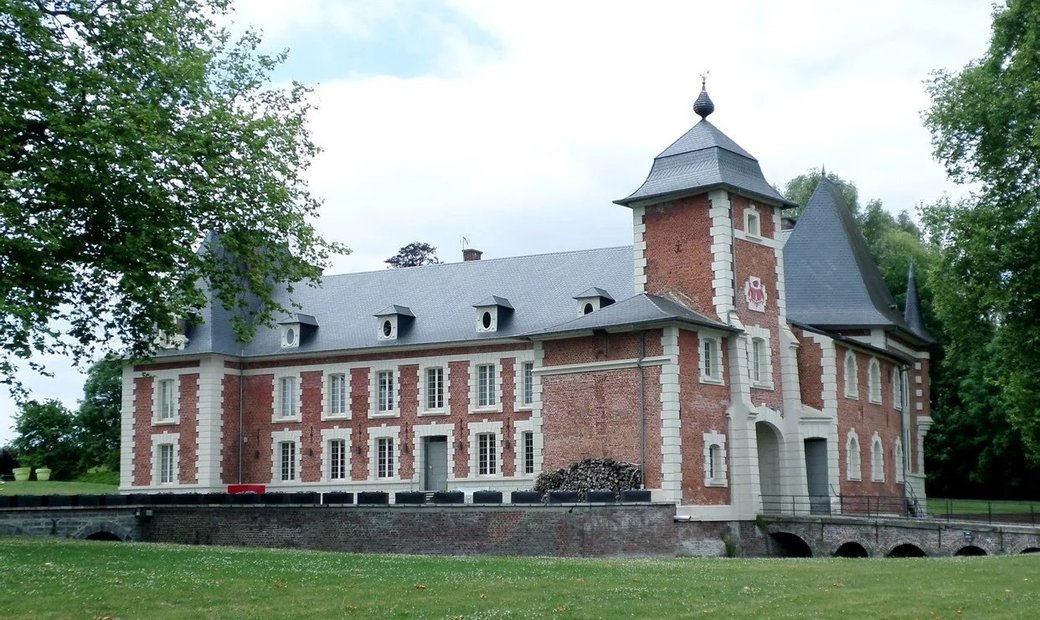 Nord: Castle 1200m2