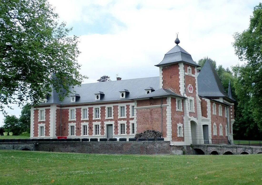Castle in Cheminots-Acacias-Faubourg de Lille, Valenciennes, France 1 - 14771818